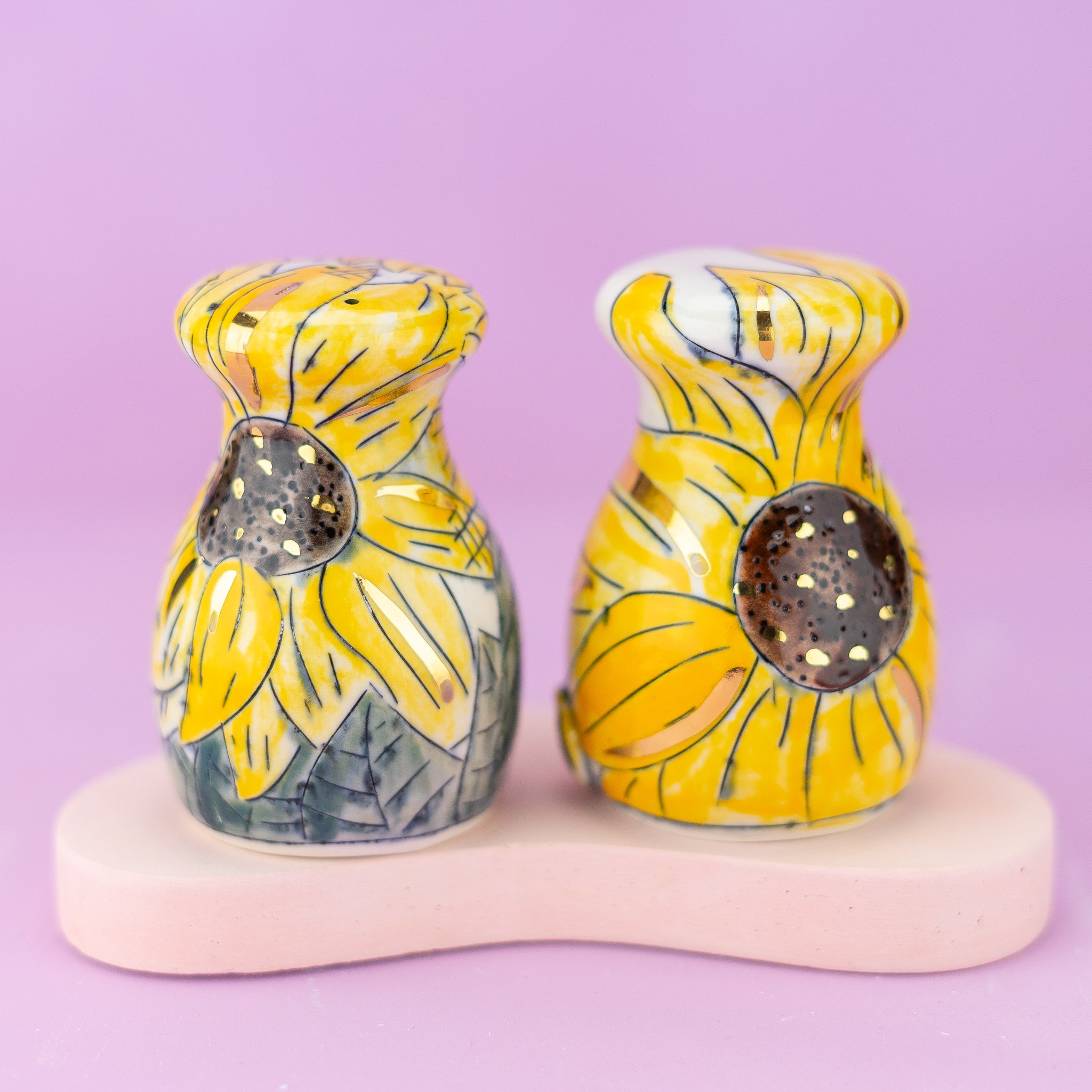 48 Sunflower : Salt & Pepper Shaker Pair – Laurie Caffery Clay