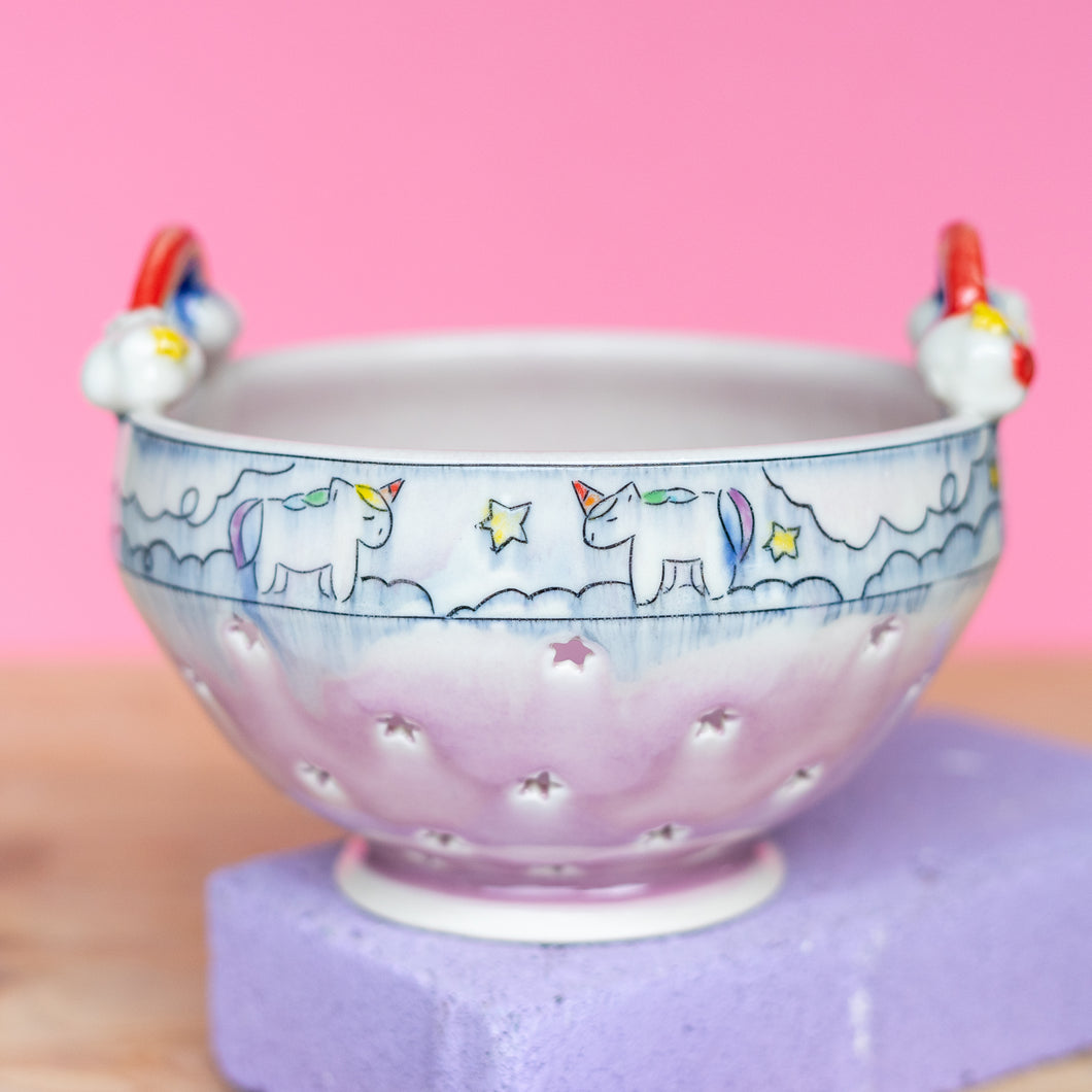 # 17 Unicorn and Rainbow  : Berry Bowl Colander