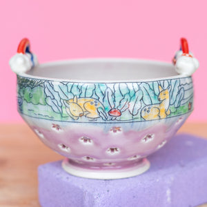 # 18 Woodland Creature  : Berry Bowl Colander