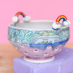 # 18 Woodland Creature  : Berry Bowl Colander
