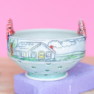 # 21 Cabins in Love with Heart Handle  : Berry Bowl Colander