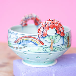 # 21 Cabins in Love with Heart Handle  : Berry Bowl Colander