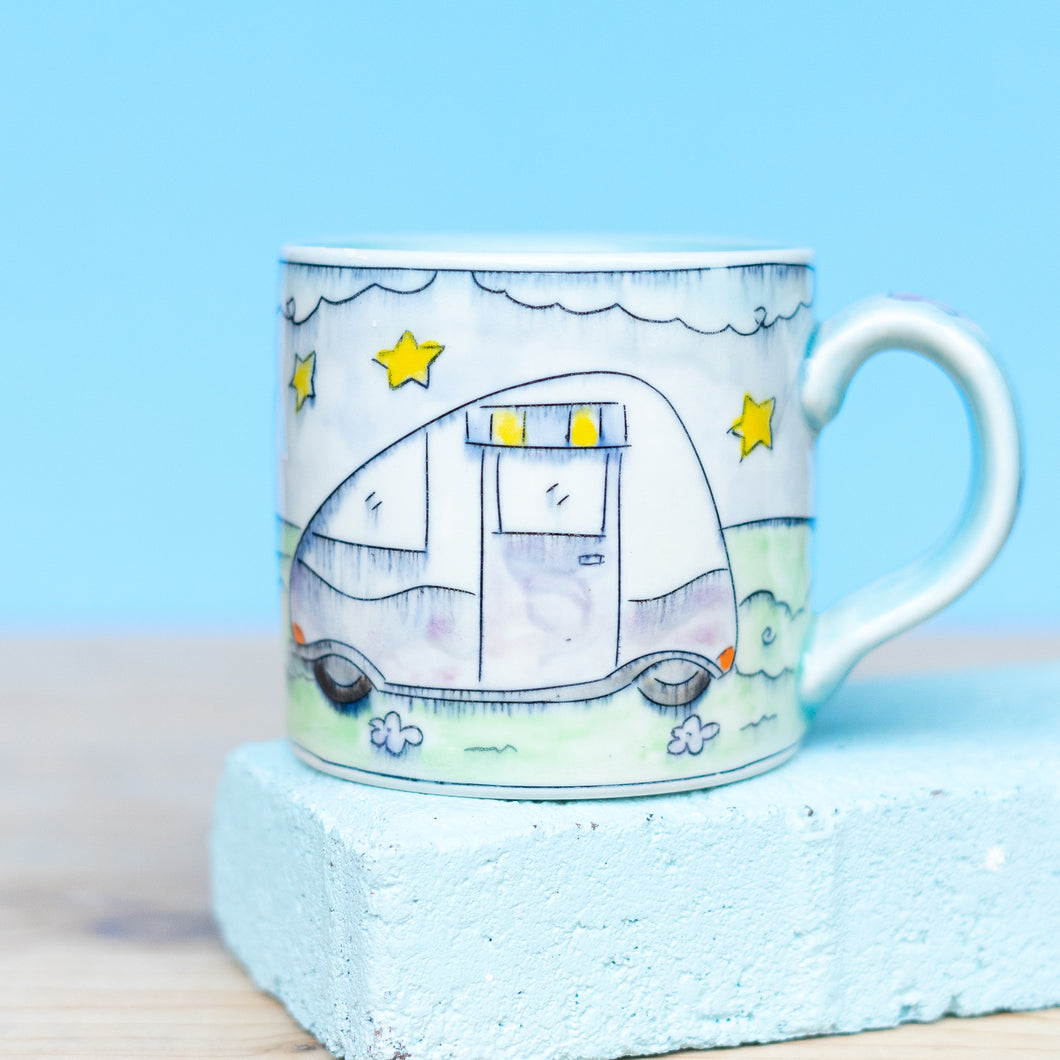 # 48 Airstream Tea Party : Medium Mug
