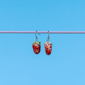 # 46 Strawberry : Earrings