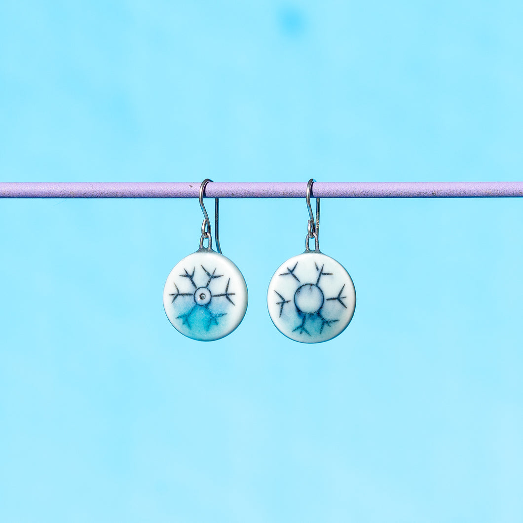 # 97 Snowflake : Earrings