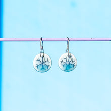 Load image into Gallery viewer, # 97 Snowflake : Earrings
