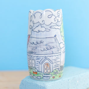 # 7 Cottage : Medium Vase